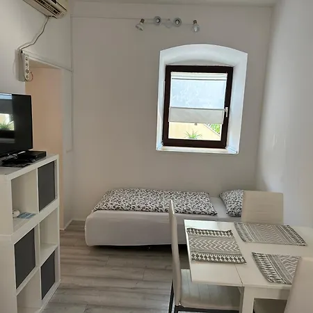 Quiet Countryside Apartments Near The City And The Sea Koper Exterior photo