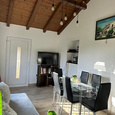 Quiet Countryside Apartments Near The City And The Sea Koper Exterior photo