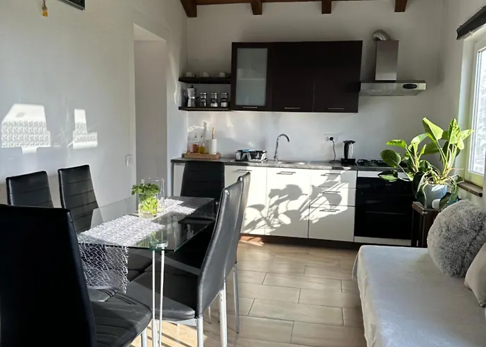 Quiet Countryside Apartments Near The City And The Sea
